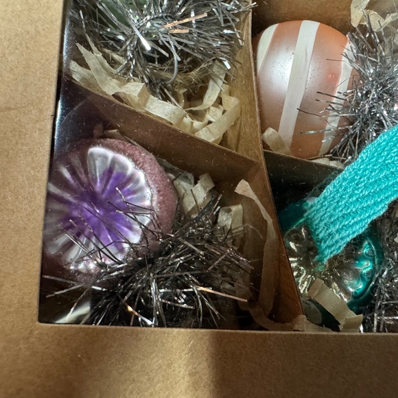 Glitterville Set of boxed ornaments-20 ornament- NWT-sold at Anthropologie - Picture 4 of 8